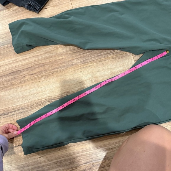 Lululemon ABC Slim-Fit Trouser Warpstreme
Dark Forest - Picture 8 of 10